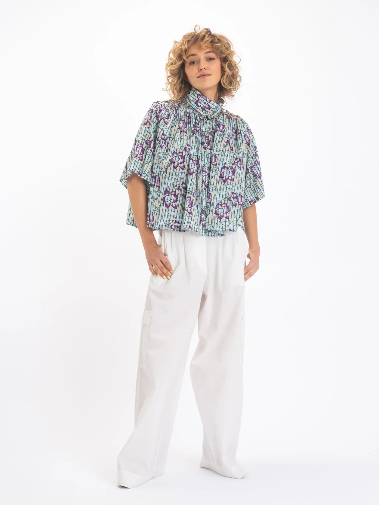 BLOUSE BLEUE MOTIFS