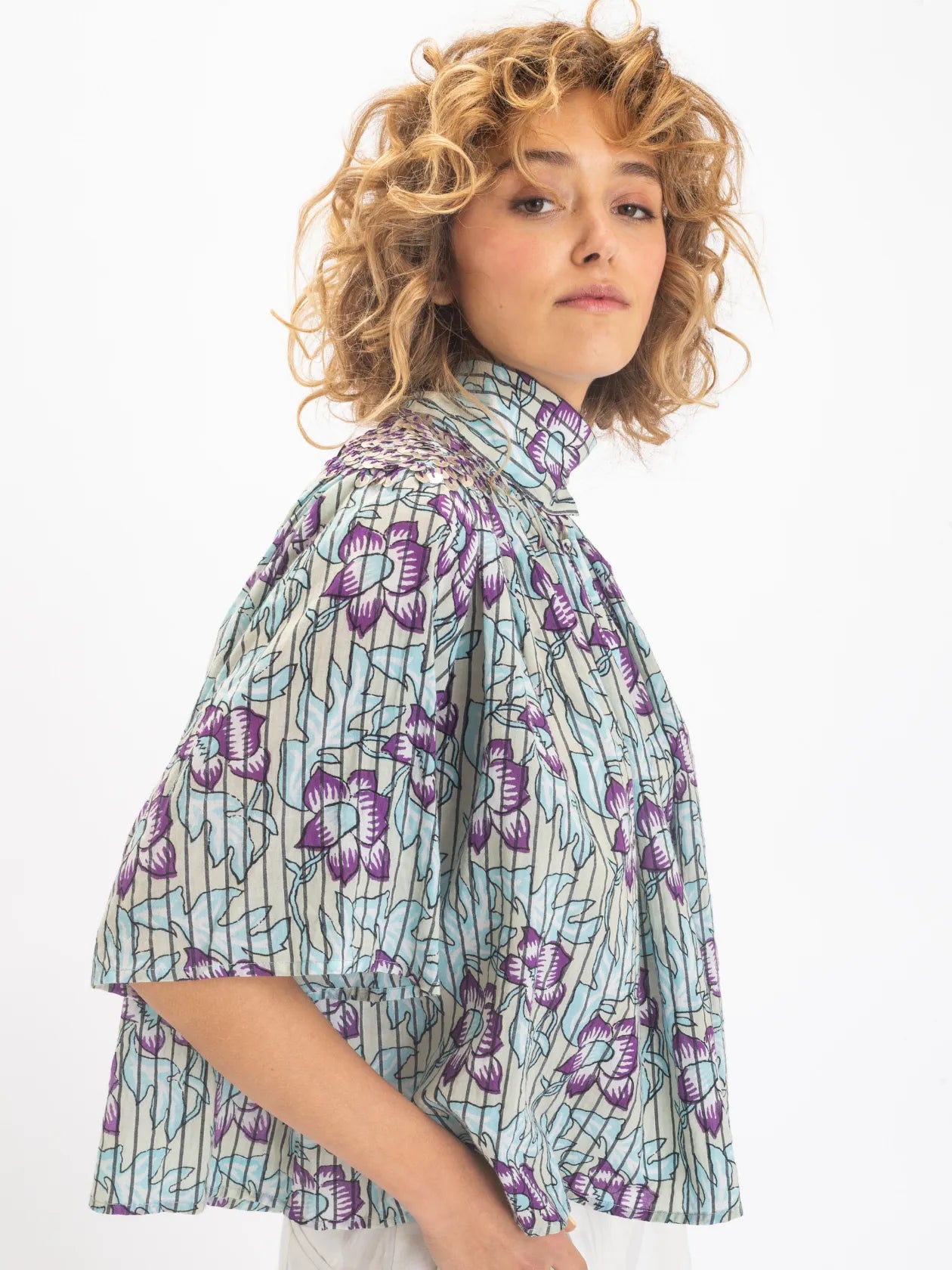 BLOUSE MOTIF BLEUE