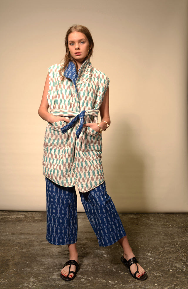 Ikat indigo reversible sleeveless kimono