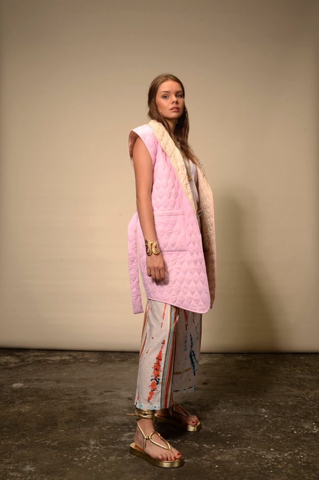 Nilai pink quilted sleeveless kimono