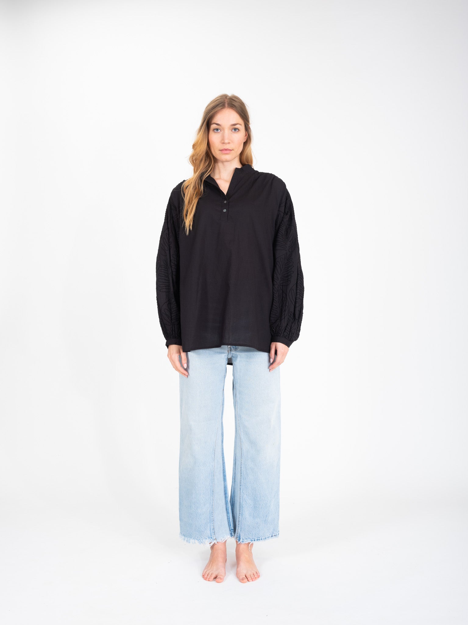 Océane embroidered black blouse