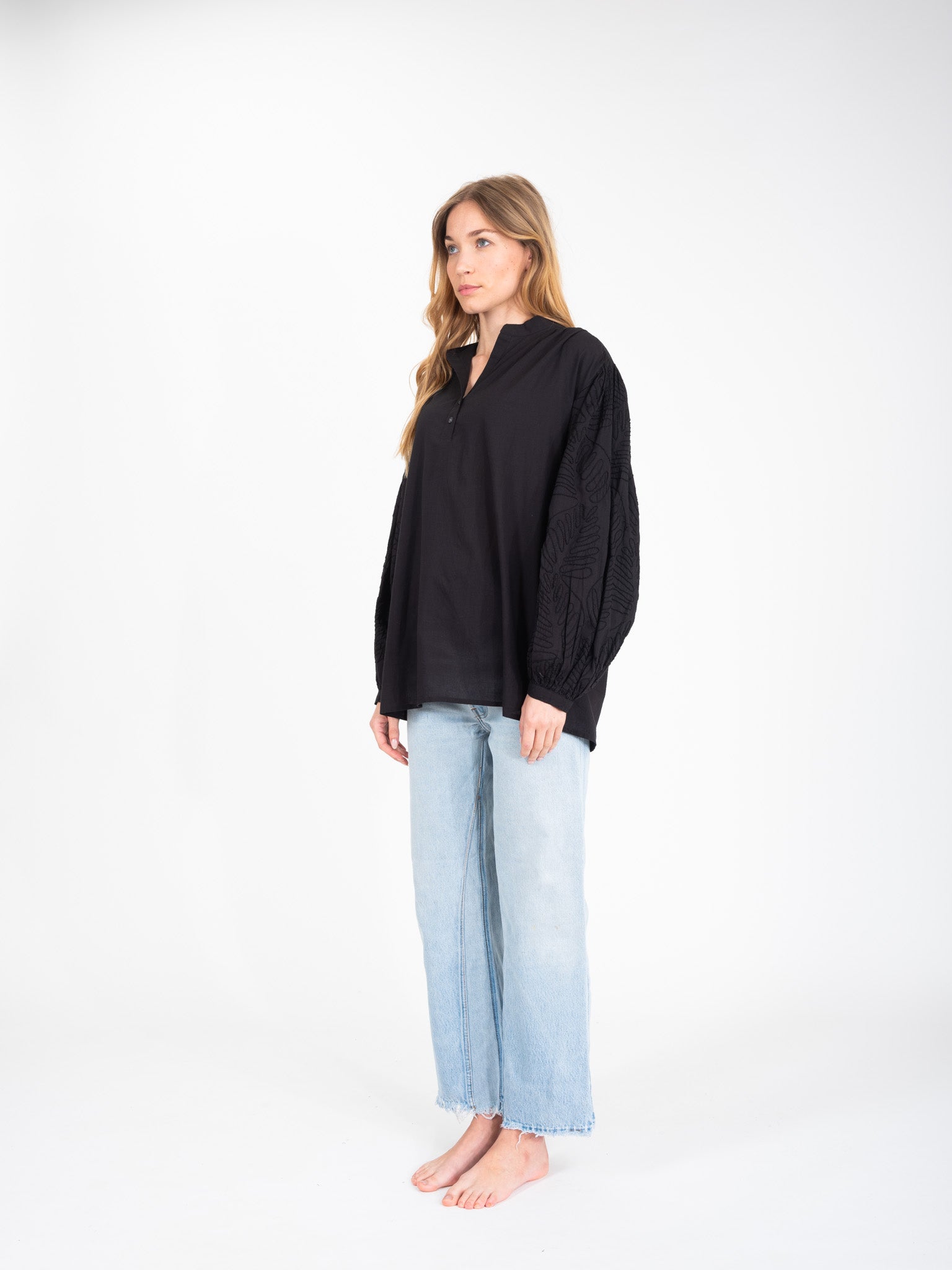 Océane embroidered black blouse