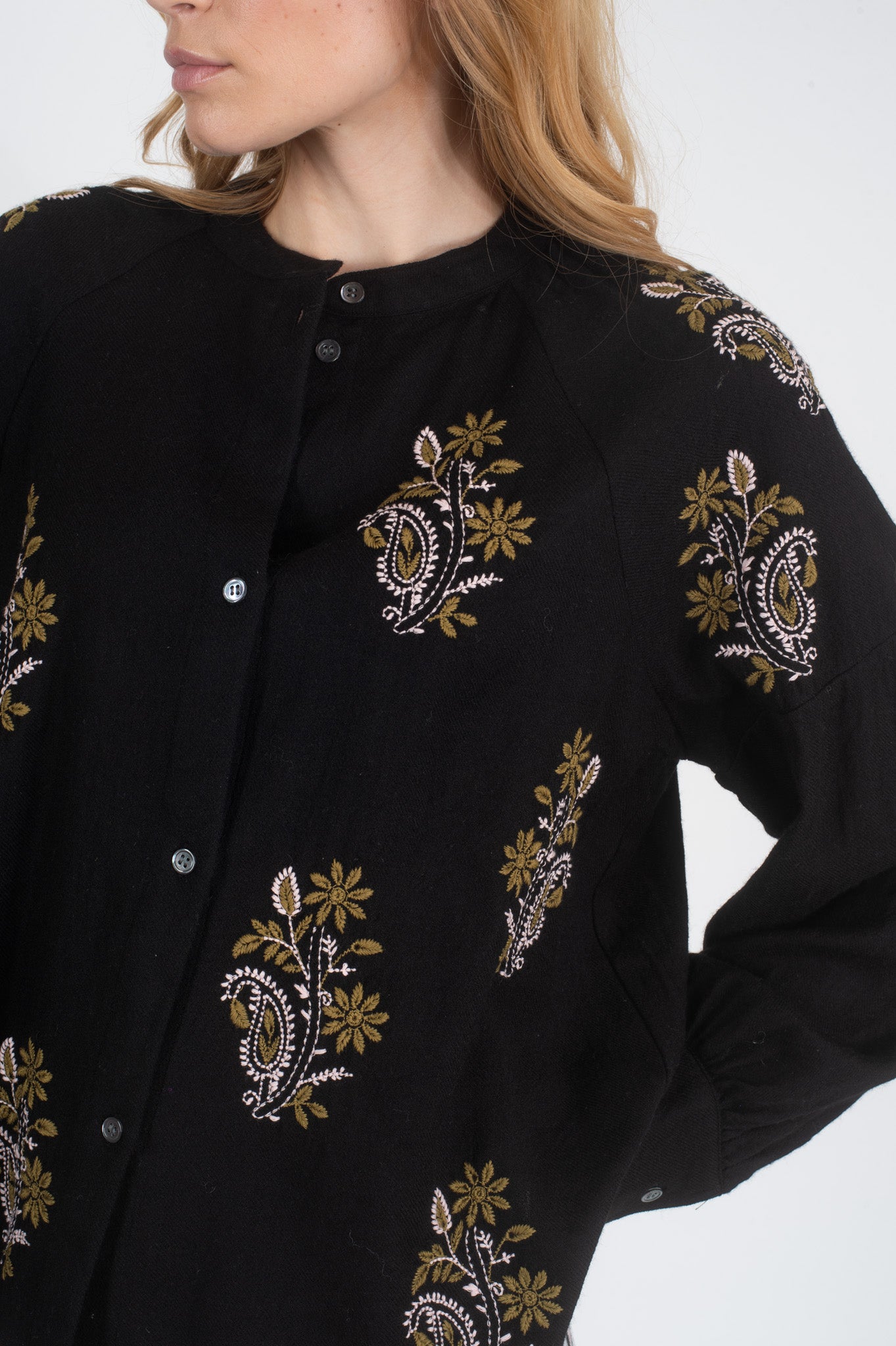 HIPPY embroidered black shirt