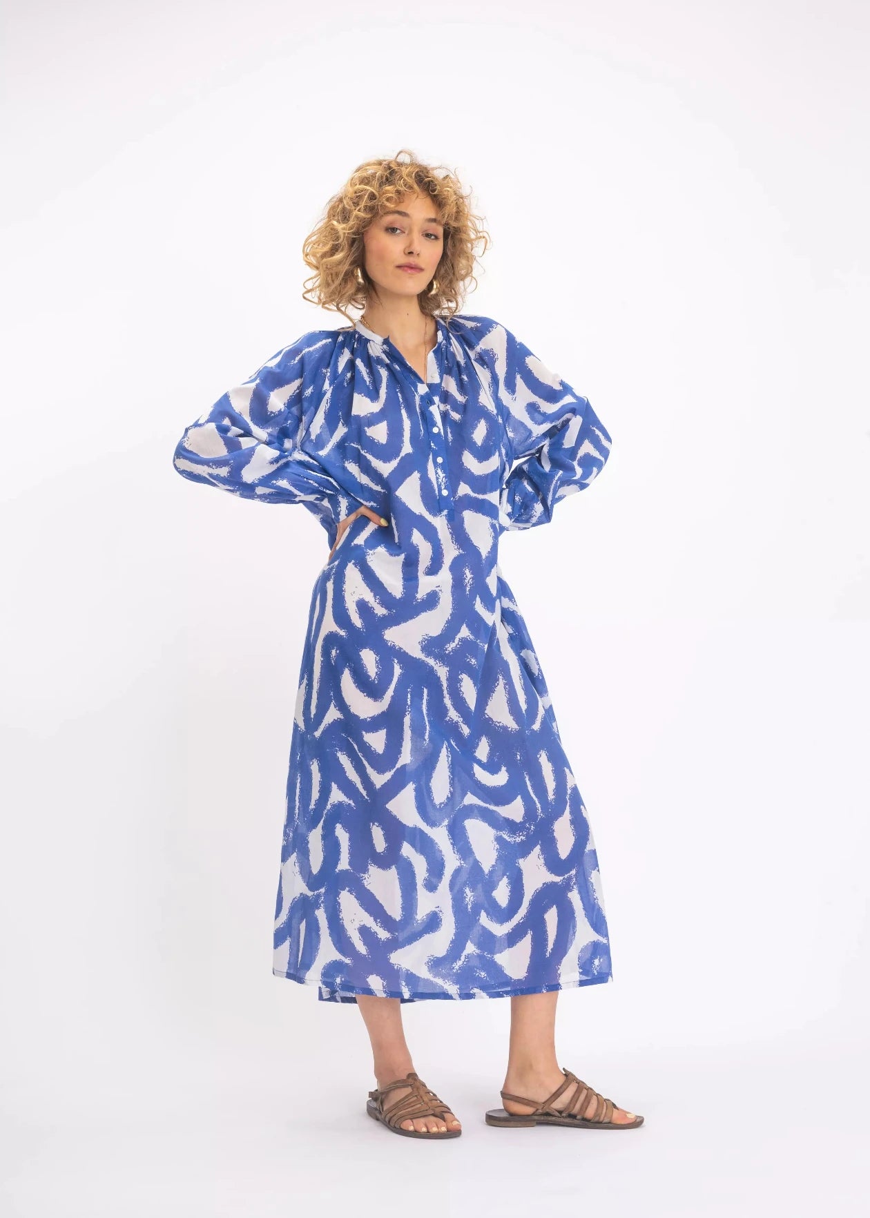 V DE VINSTER ROBE BLEUE