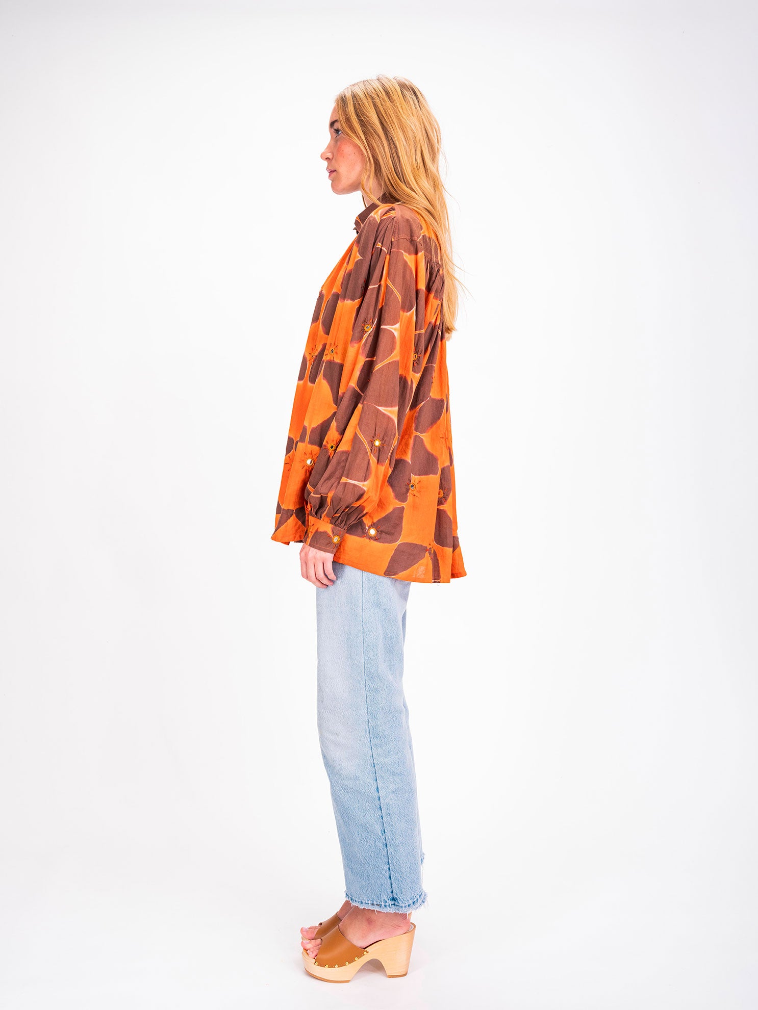 Cramp brown embroidered tie and dye shirt 