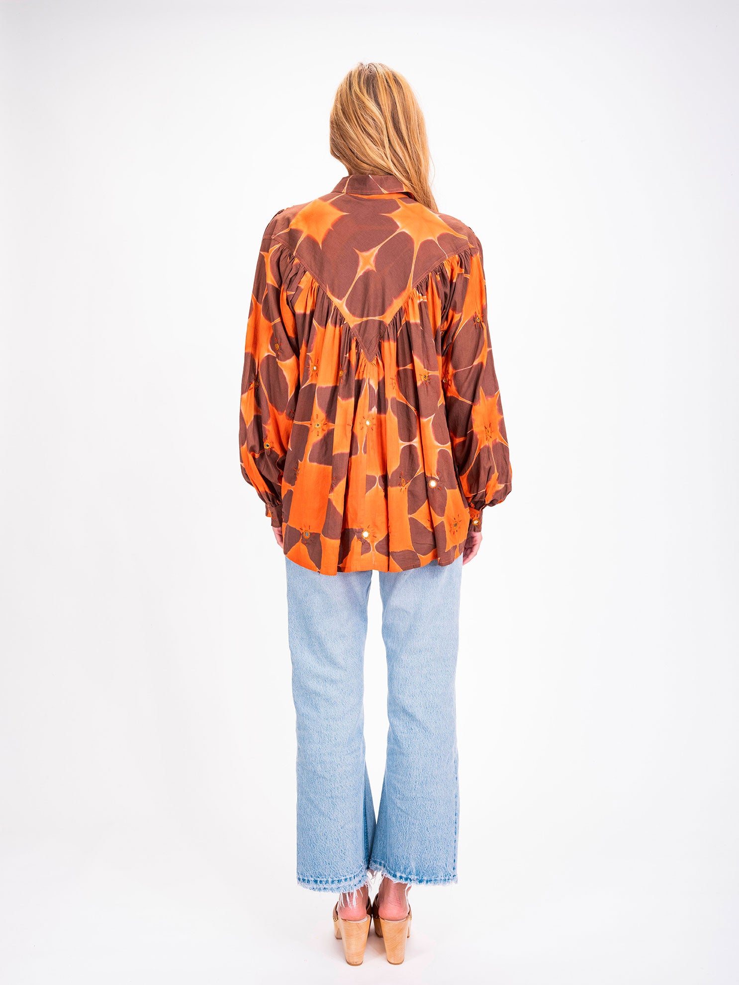 Cramp brown embroidered tie and dye shirt 