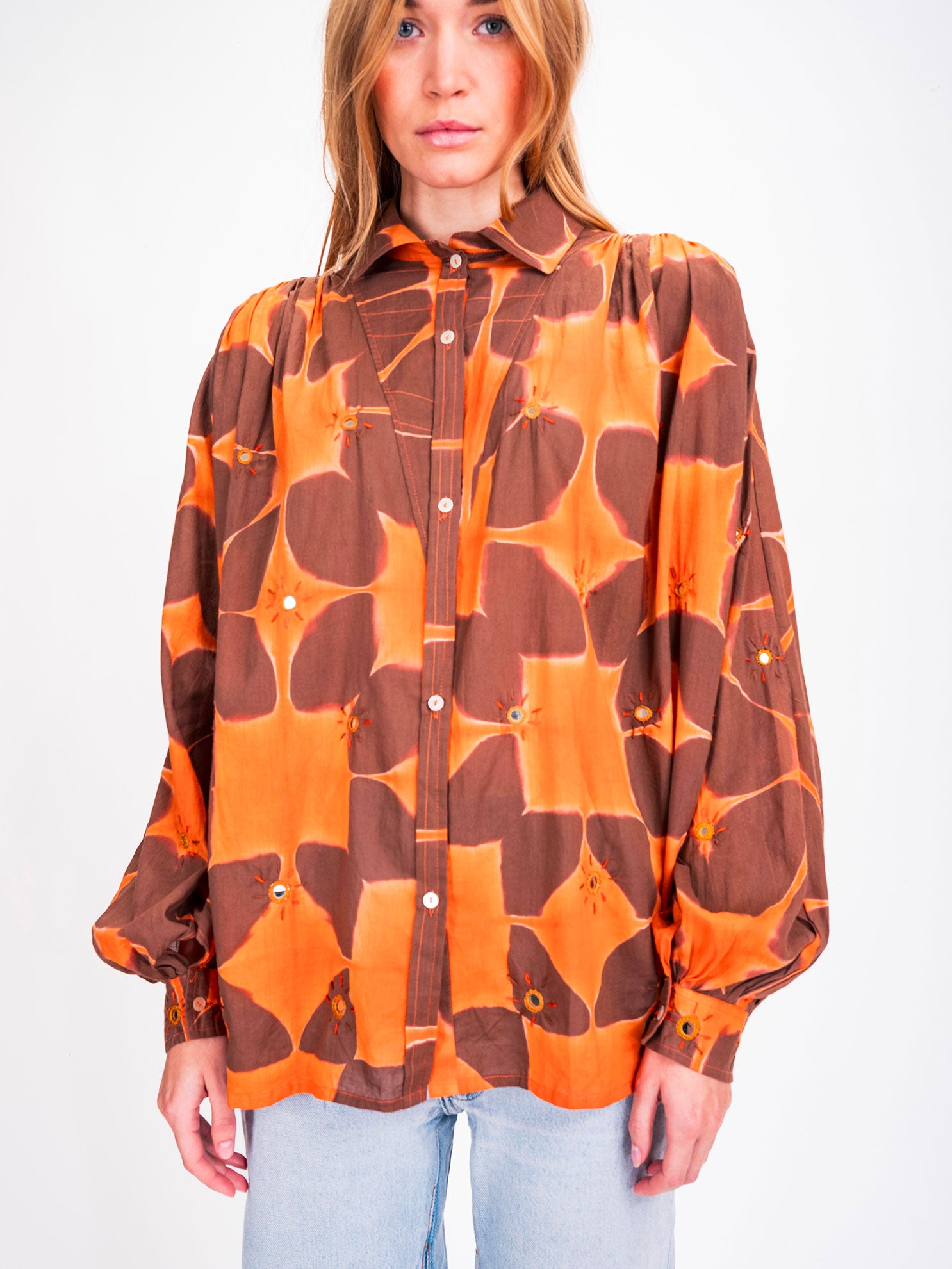 Cramp brown embroidered tie and dye shirt 
