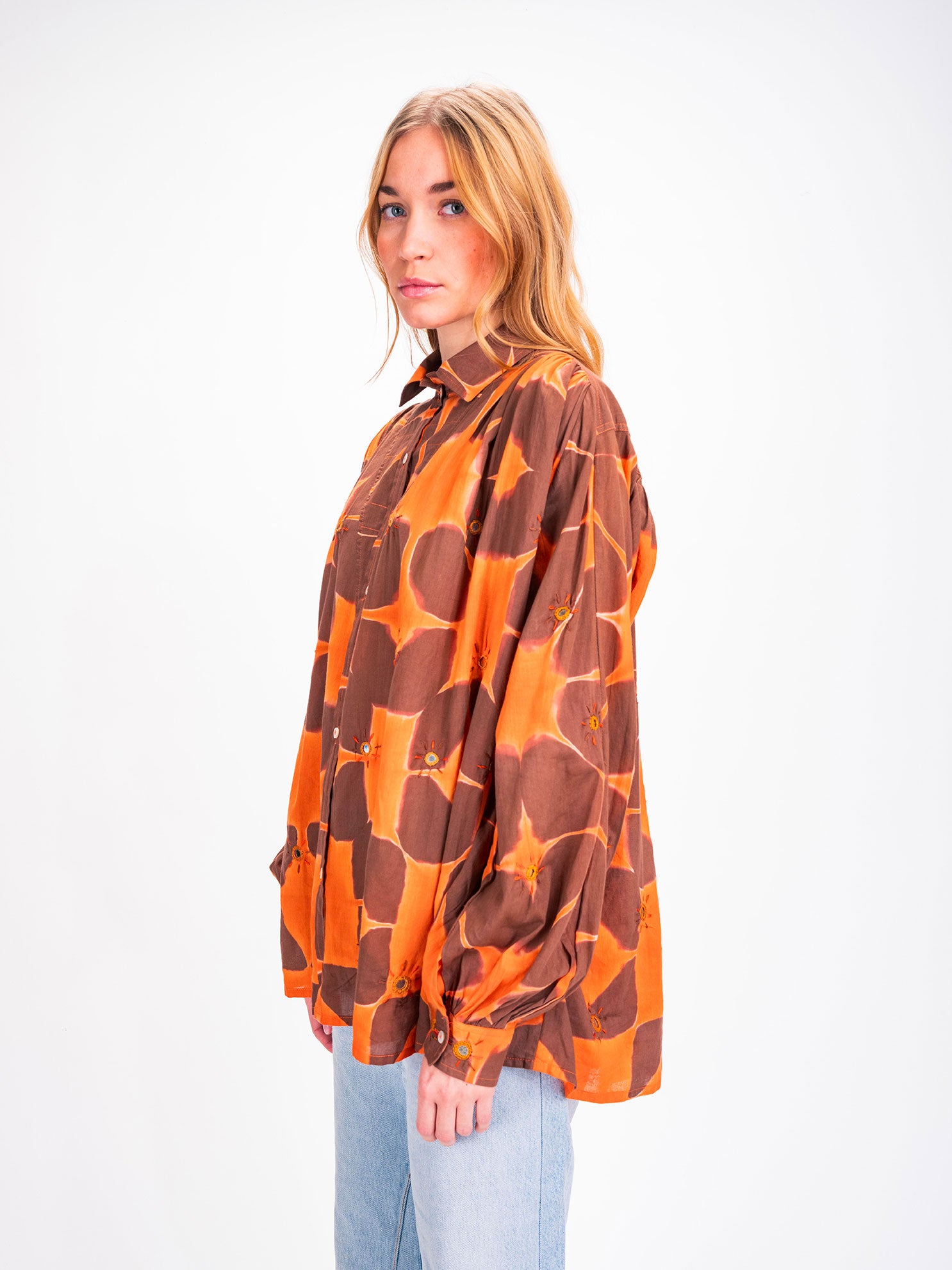 Cramp brown embroidered tie and dye shirt 